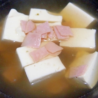 豆腐とハムの野菜だしスープ